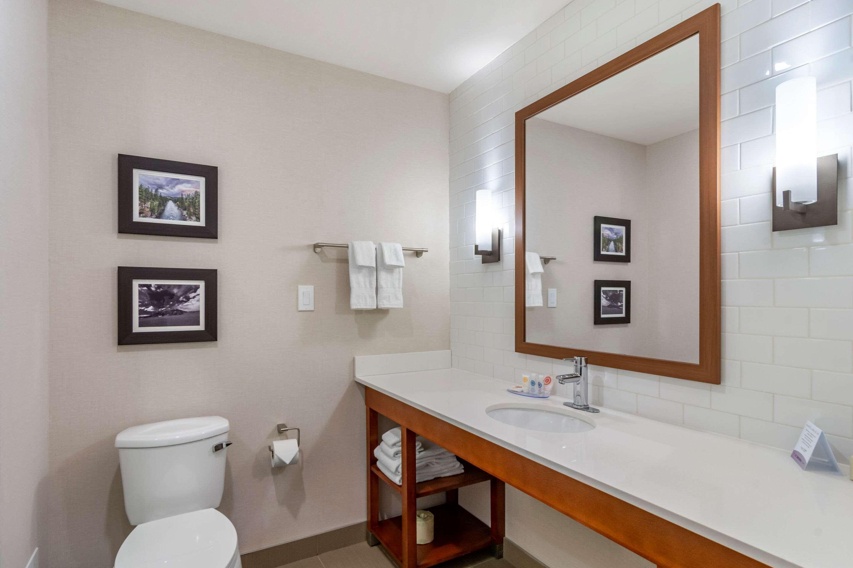 Comfort Inn & Suites Valemount Extérieur photo