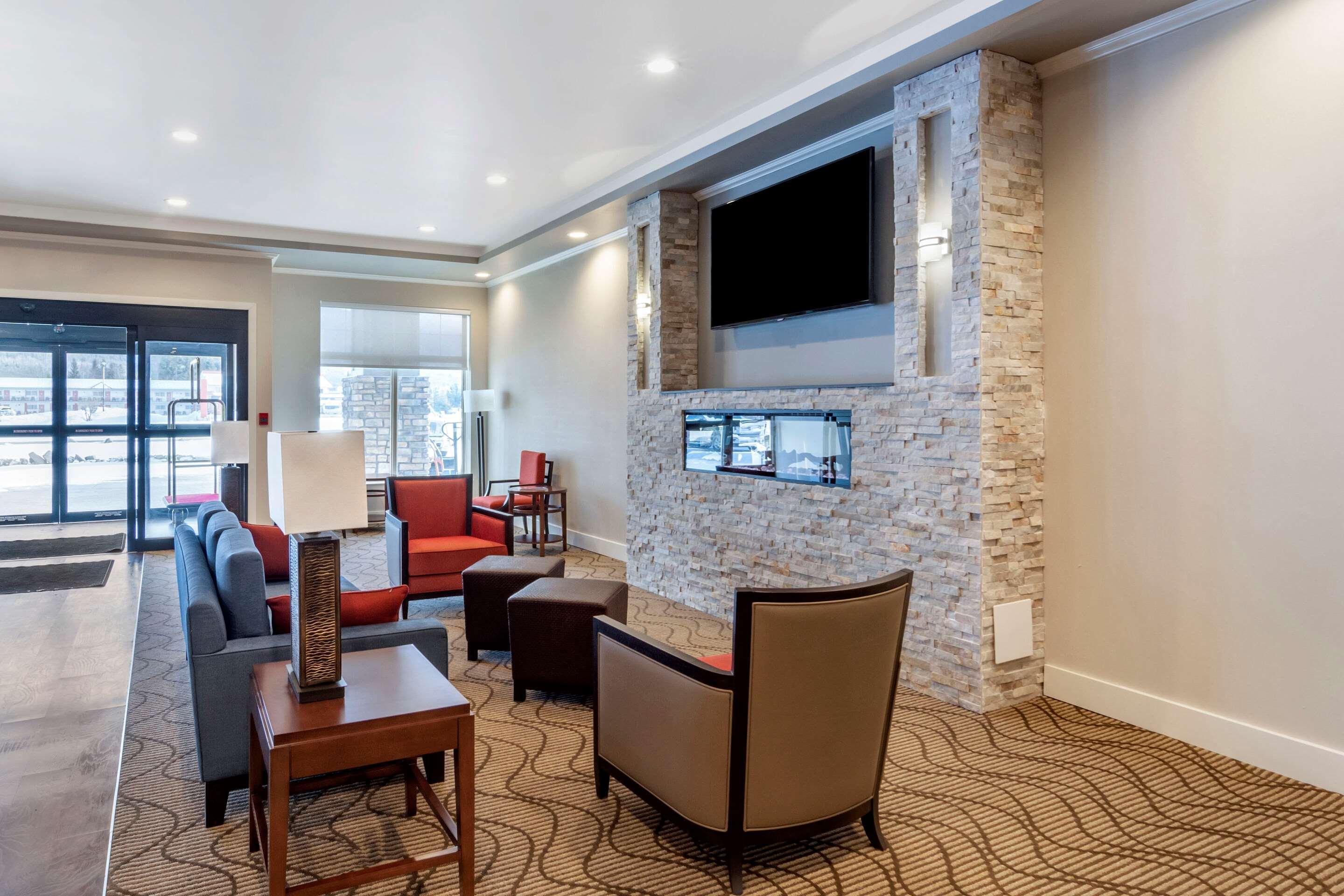 Comfort Inn & Suites Valemount Extérieur photo